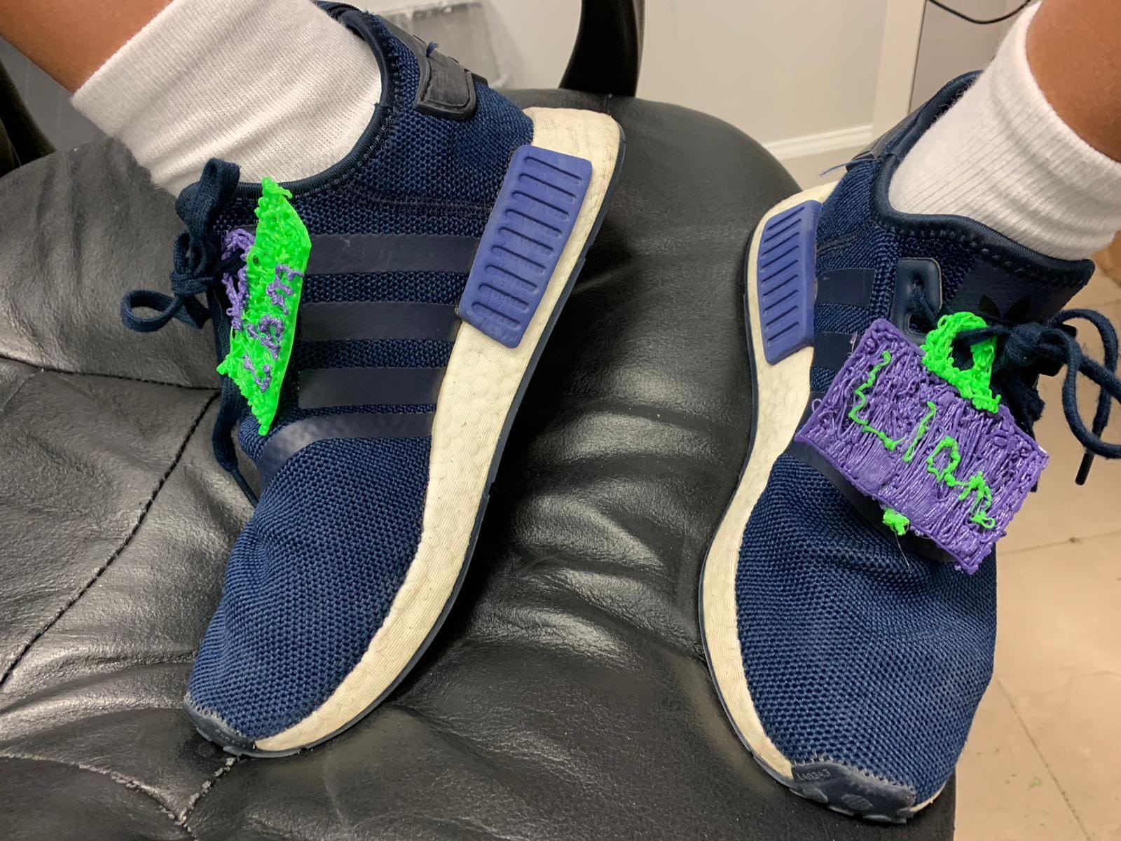 Marcadores de sapatos em 3D criados com a caneta Create3D